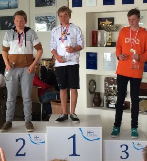 dreifachsieg fuer uycwg zoom300