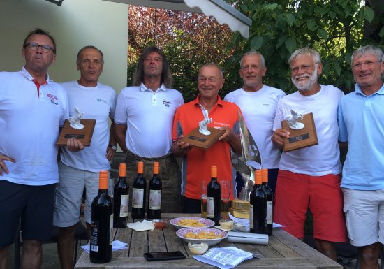 podium weisses roessl